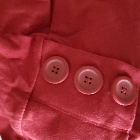 Y2K V-Neck Top with Button Sleeves - Picture 6 of 6
